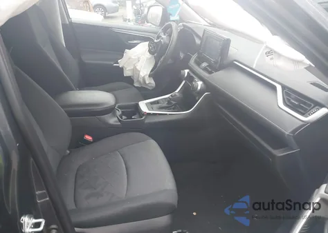 2021 Toyota Rav4 Xle z USA, uszkodzony, nr VIN 2T3P1RFV4MW142386